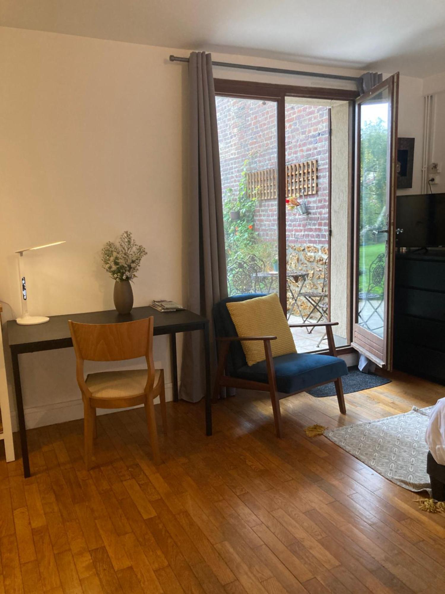 Studio Avec Terrasse Sur Jardin Fontenay-sous-Bois Exterior photo